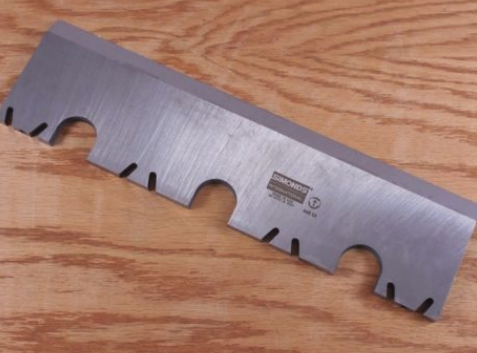 Chipper Knife 14-3/4″ x 4″ x 3/8″ w/ H-type & Jack Screw Babbitts