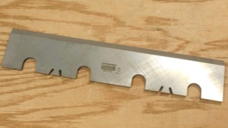 Chipper Knife 19-5/8″ x 4″ x 3/8″ w/ H-Type & Jack Screw Babbitts